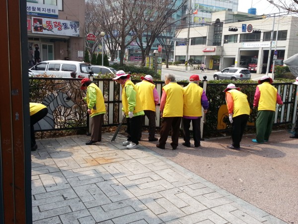 첨부 이미지 1-마을환경지킴이 환경정화활동
