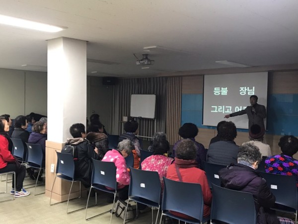 첨부 이미지 2-마을환경지킴이사업 교통안전교육 실시