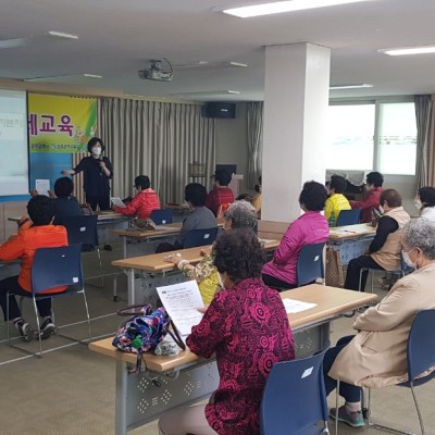 첨부 이미지 4-2020년 노인사회활동지원사업 ‘노노케어’ 참여자 자체교육 진행합니다