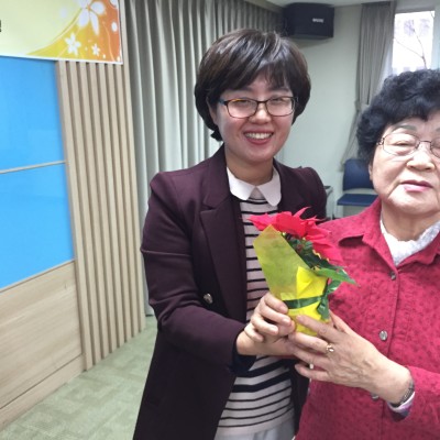 첨부 이미지 3-우리동네 싱싱하우스 사업경과보고 및 나눔행사를 진행하였습니다.