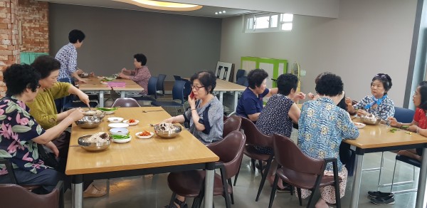 이미지 새창으로 크게보기 첨부 이미지 2-사회양극화해소사업-공동밥상