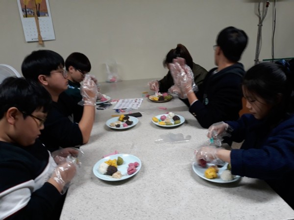 이미지 새창으로 크게보기 첨부 이미지 3-야간보호사업 10월 활동모습