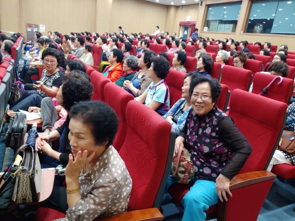 이미지 새창으로 크게보기 첨부 이미지 2-2019년 노인일자리 통합교육이 9월9일 북구 청소년 수련관에서 진행했습니다