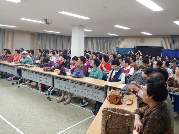이미지 새창으로 크게보기 첨부 이미지 3-2019년 노인사회활동 지원사업 일자리 참여자 자체교육을 진행했어요